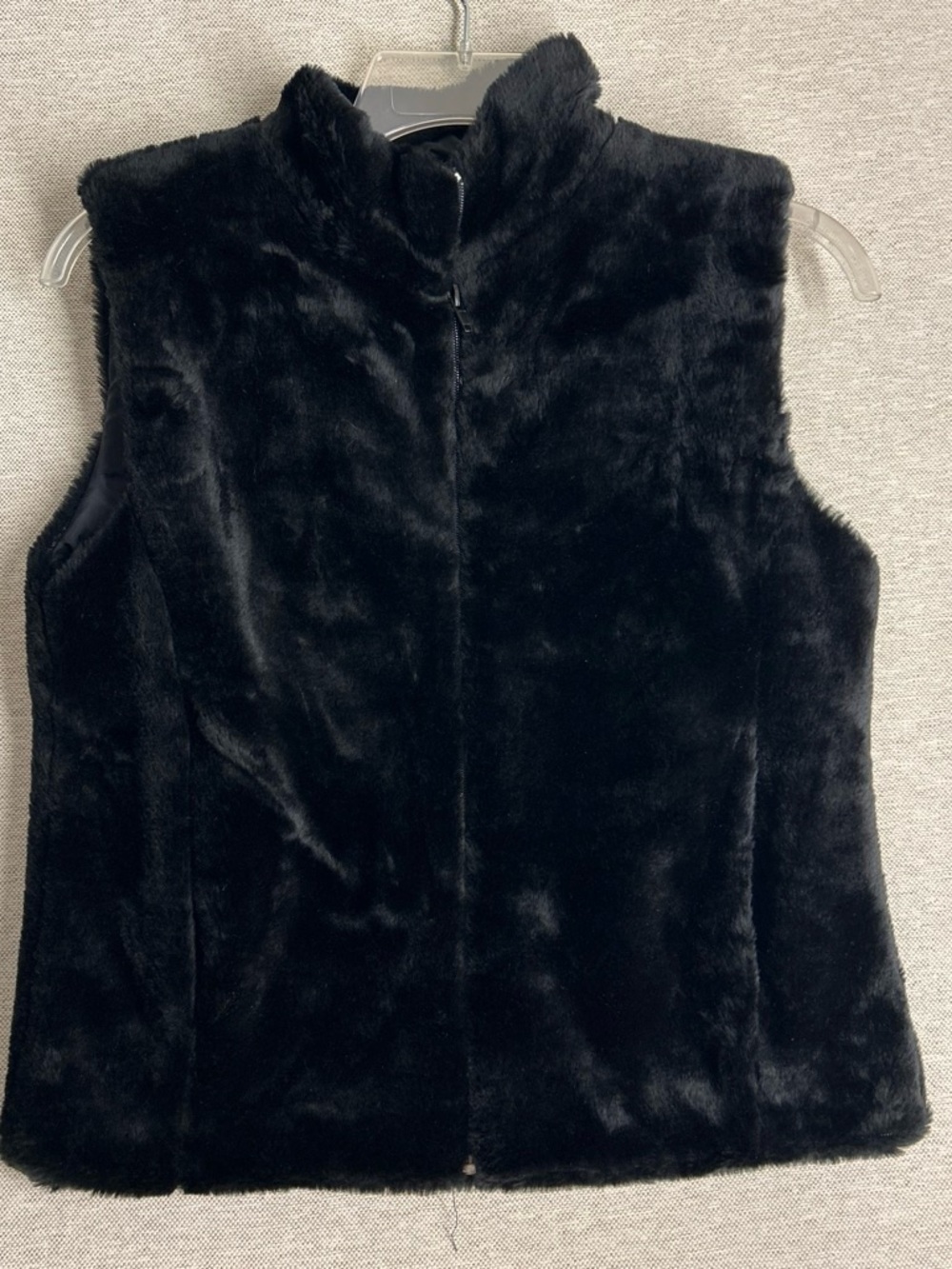 Plush Faux Fur Sleeveless Vest - Black